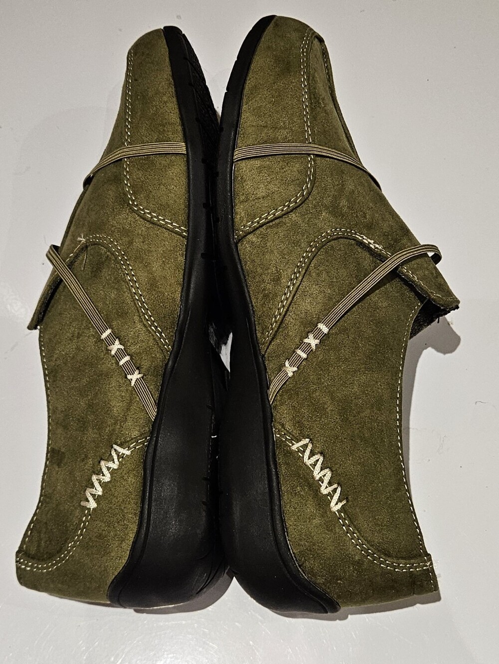 NWOT Classique Olive Green Suede Comfort Loafers Slip-On - Picture 7 of 11